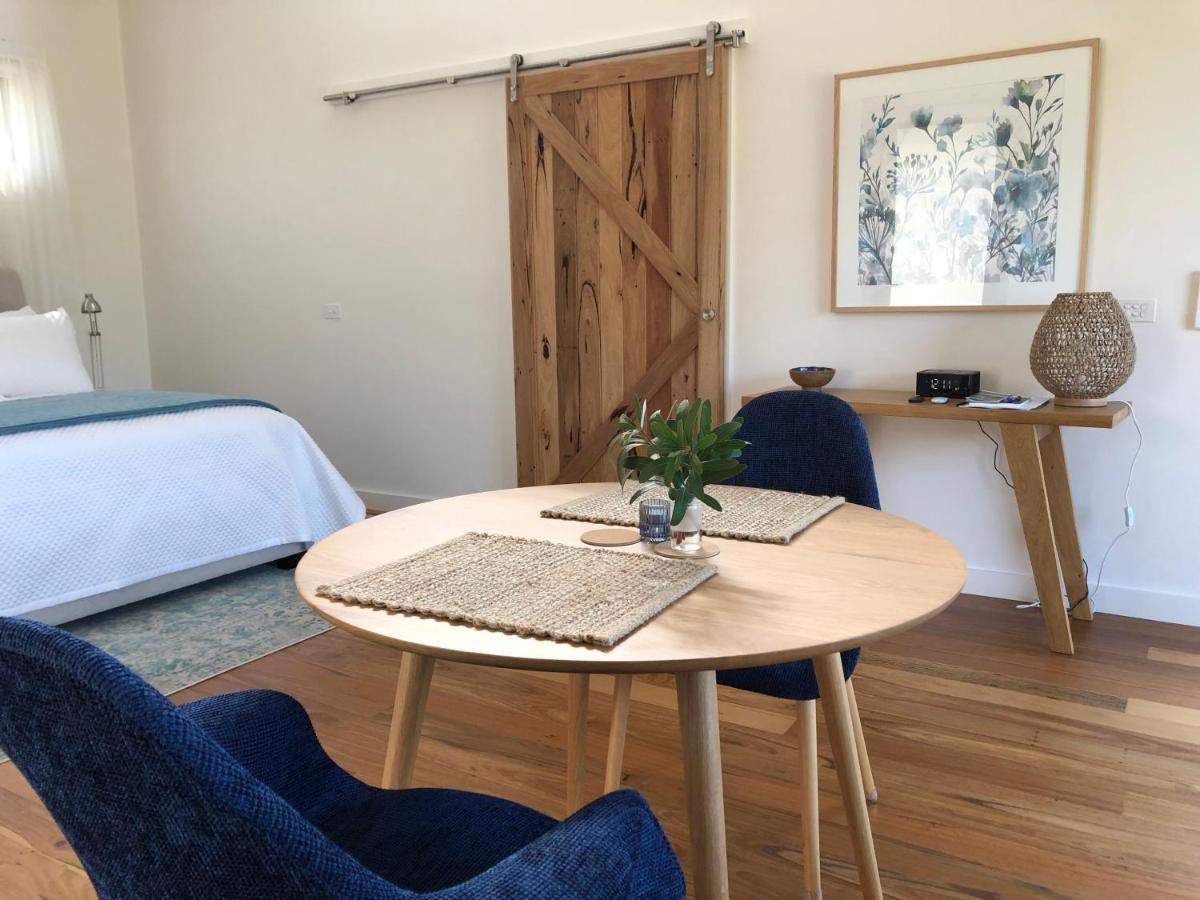 Messmates Luxury Eco Suites インヴァーロック エクステリア 写真