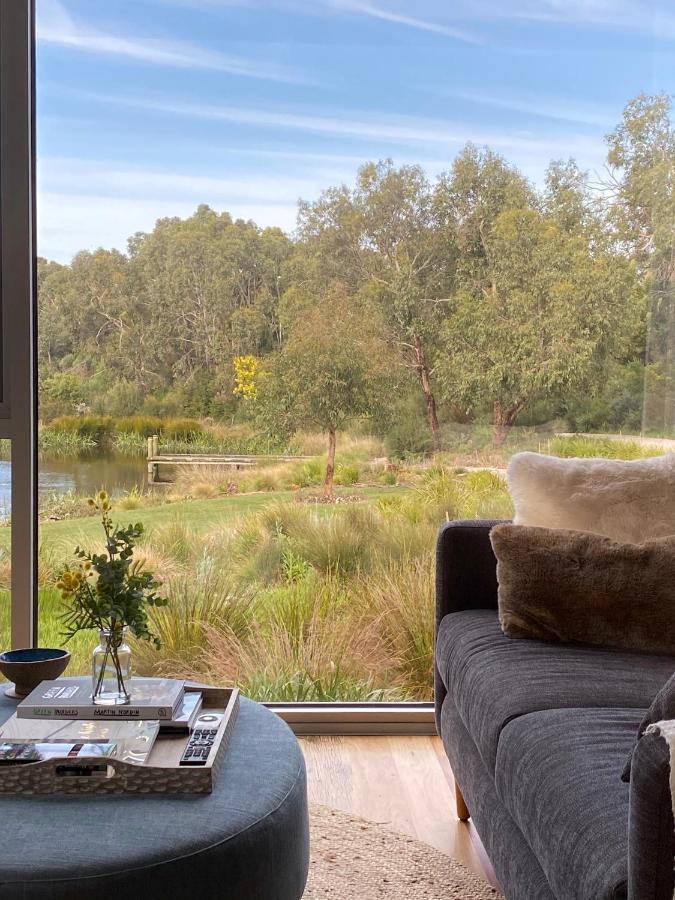 Messmates Luxury Eco Suites インヴァーロック エクステリア 写真