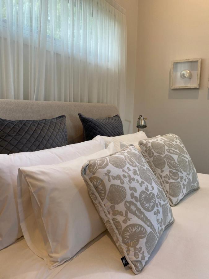 Messmates Luxury Eco Suites インヴァーロック エクステリア 写真